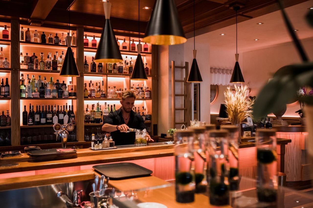 סרינה Hotel Moderno Restaurant מראה חיצוני תמונה