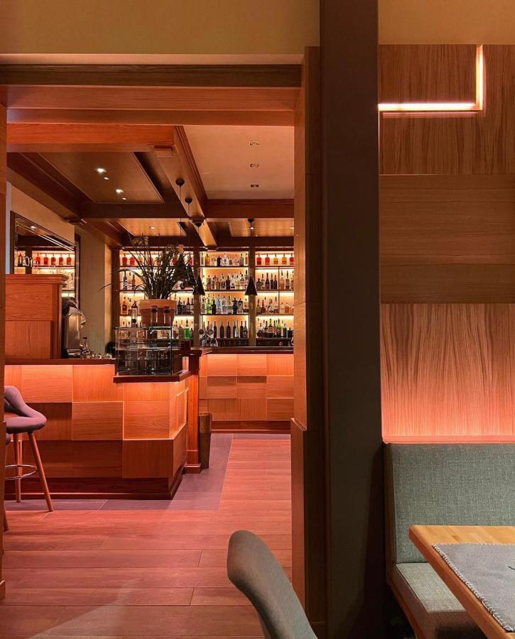 סרינה Hotel Moderno Restaurant מראה חיצוני תמונה