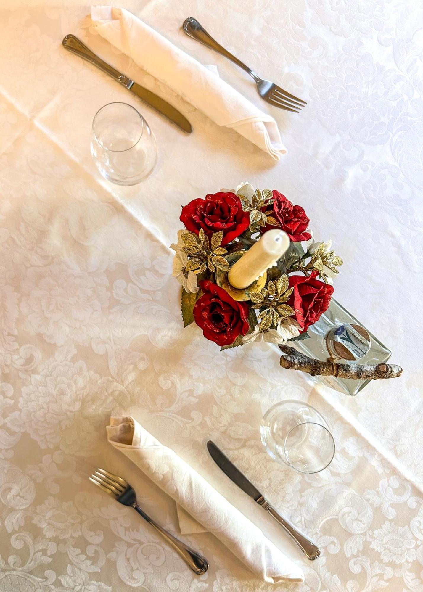 סרינה Hotel Moderno Restaurant מראה חיצוני תמונה