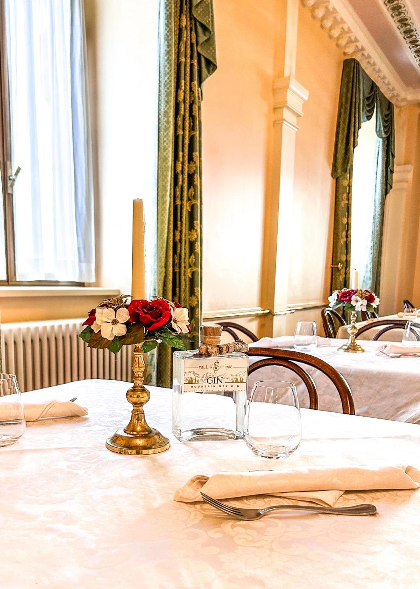 סרינה Hotel Moderno Restaurant מראה חיצוני תמונה
